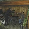 Arthur prostet mit Stephan